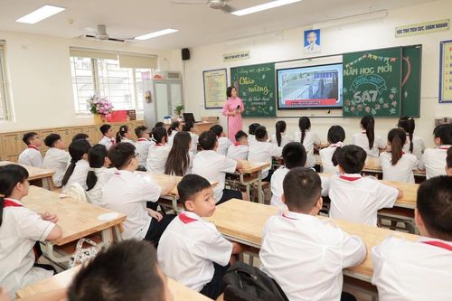 Hà Nội tăng cường kiểm tra, giám sát các khoản thu trong trường học