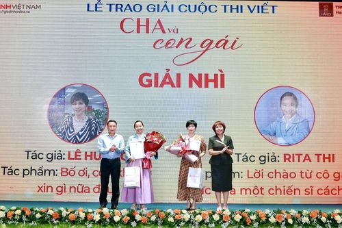 Từ Đức trở về Việt Nam nhận Giải Nhì 'Cha và con gái', nữ tác giả viết về cha như một món quà
