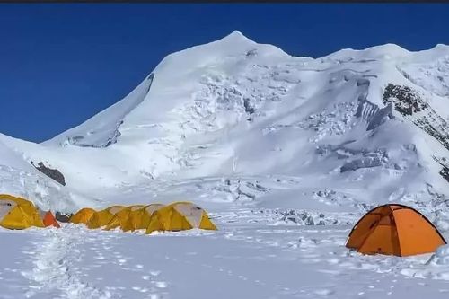 Lở tuyết tại Nepal khiến ít nhất 15 người thiệt mạng