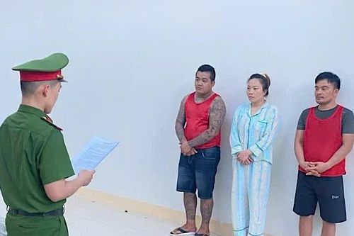 Giải cứu 8 thiếu nữ bị mua bán, dụ dỗ làm 'tay vịn' ở quán karaoke