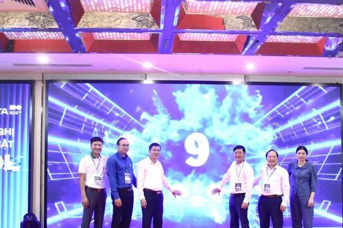 Ra mắt Câu lạc bộ Niềm tin số Nghệ An