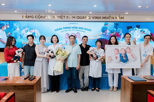 Ca sinh ba khác ngày đầu tiên tại Việt Nam