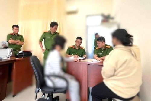 Đừng để một lời mời kết bạn trên mạng trở thành cái bẫy với trẻ