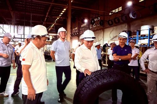 Tổng Giám đốc Casumina đặt sản xuất, người lao động làm trọng tâm