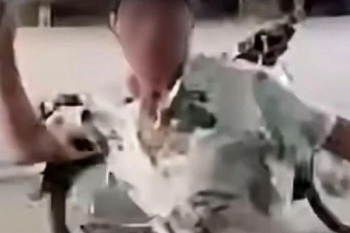 Danh tính nam thanh niên bị nhân viên quán thịt dê cầm điếu cày đuổi đánh, chủ nhà hàng lên tiếng