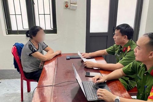 Người phụ nữ đến ngân hàng rút 1 tỷ đồng tiền tiết kiệm, nhân viên vội báo công an