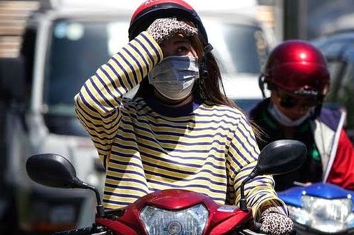 Không khí lạnh tràn về miền Bắc, Hà Nội vẫn nắng nóng 35-36 độ rồi giảm nhiệt mạnh