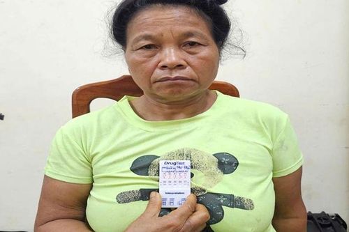 Quàng Thị Phủ 62 tuổi bị bắt quả tang lúc 20h