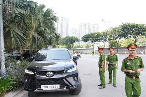 Công an phường Xuân Đỉnh tăng cường xử lý vi phạm trật tự đô thị sau phản ánh