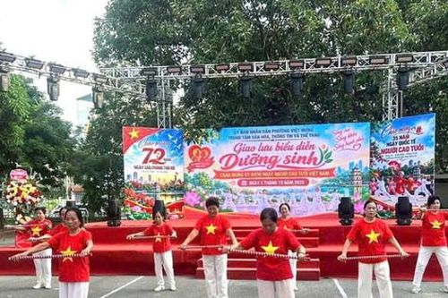 Phường Việt Hưng: Sôi nổi chuỗi hoạt động chào mừng 72 năm Ngày Giải phóng Thủ đô