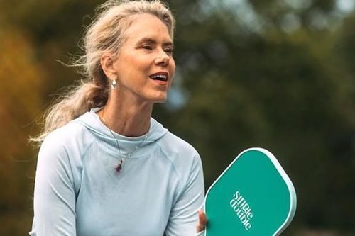 Pickleball gây sốt: Môn thể thao tưởng nhẹ nhàng nhưng người lớn tuổi cần đặc biệt lưu ý điều này
