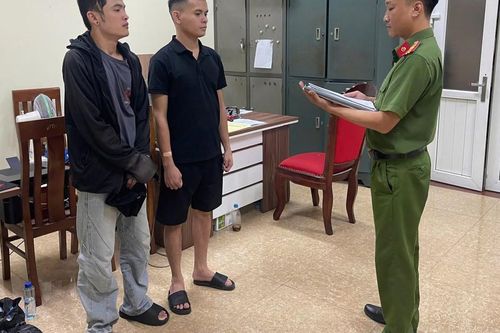 Khởi tố hai đối tượng thuê ô tô tự lái rồi mang đi cầm cố