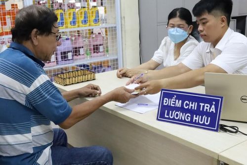 Lương hưu tháng 10: Người hưởng cần kiểm tra gì trên VNeID?
