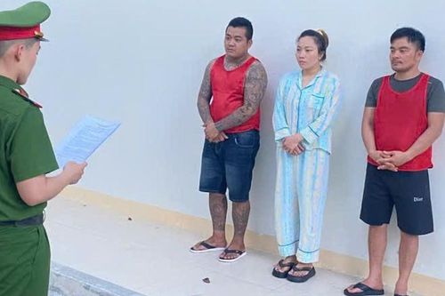 Triệt phá đường dây mua bán thiếu nữ làm 'tay vịn' karaoke, giải cứu 8 người