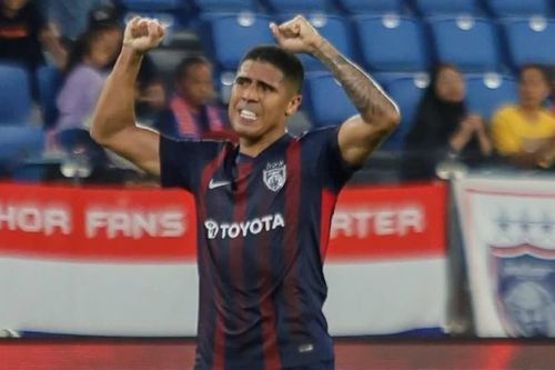 Chân sút vừa lập hat-trick cho đội tuyển Malaysia đã từng ghi bàn ở Việt Nam