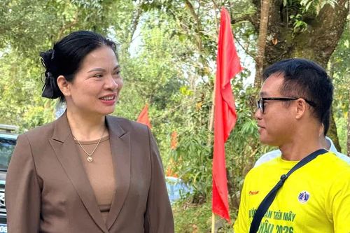 Ngày 4/10, hàng trăm nhà báo tham gia giải Bước chân trên mây 2026, chinh phục con đường đá cổ Pavi