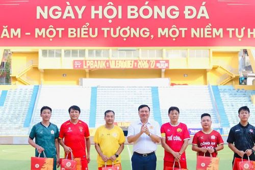 Ngày hội bóng đá kỷ niệm 70 năm CLB Công an Hà Nội: Những 'Thế hệ vàng' tỏa sáng trên sân Hàng Đẫy