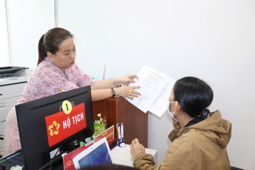 Cải cách hành chính: Kiến tạo, phân cấp và phục vụ người dân