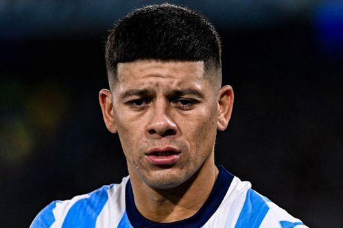 Cựu sao MU nổi loạn tại Argentina