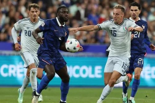 Italia cầm hòa Pháp, De Bruyne giúp Bỉ thắng đậm