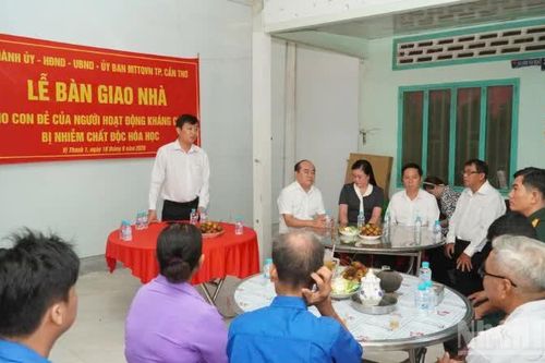 Cần Thơ xây mới, sửa chữa 123 căn nhà cho người có công