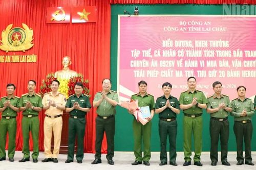 Lai Châu bắt 2 đối tượng mua bán 20 bánh heroin