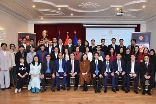 Kiều bào chung tay xây dựng vị thế Việt Nam từ phương xa