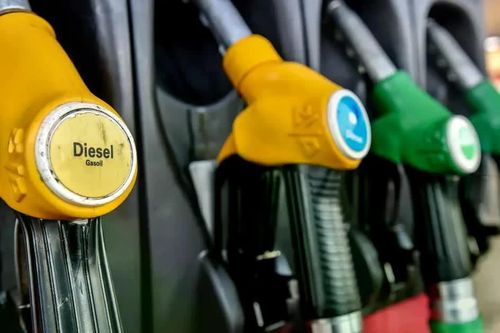 G7 đồng ý giải phóng 100 triệu thùng dầu, giá diesel giảm mạnh
