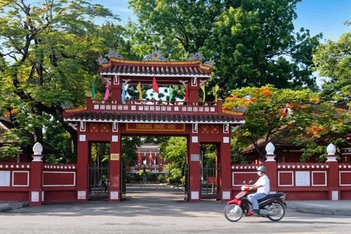Huế thí điểm dạy tiếng Trung trong trường phổ thông