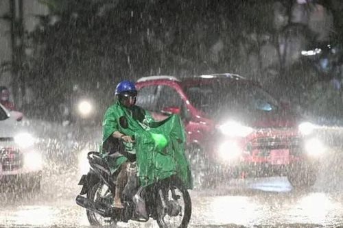 Thời tiết ngày 3/10: Bắc Bộ nắng nóng ban ngày, chiều tối mưa dông