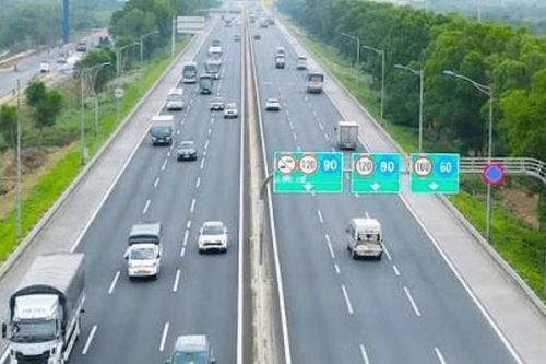 Cao tốc Bắc - Nam giảm xe, vì sao vẫn cao hơn bình quân?