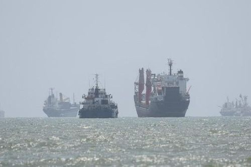 Iran xem xét cấm tàu Israel và các nước thù địch đi qua eo biển Hormuz