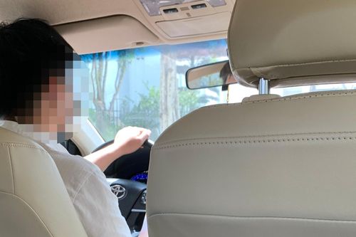 Từng trách bố mẹ dạy mình như 'người lính', gần 40 tuổi tôi mới hiểu một điều