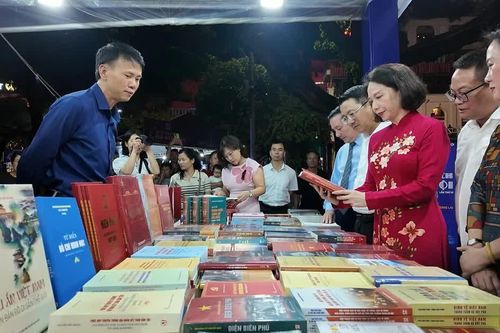 Khai mạc Hội Sách Hà Nội lần thứ XI - năm 2026: 'Sách mở tri thức - Công nghệ dẫn tương lai'