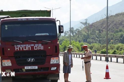 Huế tăng cường kiểm soát, xử lý xe quá tải góp phần giảm áp lực hạ tầng