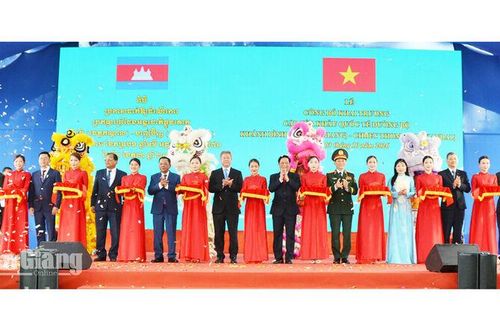 Khai trương cửa khẩu quốc tế Khánh Bình - Chrey Thom, hướng tới kim ngạch 1,2 tỉ USD