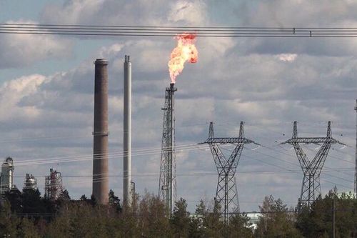 EU họp khẩn bàn khả năng xả kho dự trữ dầu