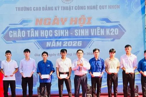 Trường CĐ Kỹ thuật Công nghệ Quy Nhơn tổ chức Ngày hội chào tân học sinh, sinh viên K20