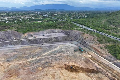 Giữ nhịp sau cao điểm 90 ngày giải phóng mặt bằng