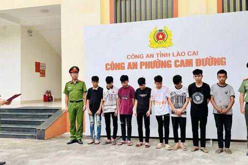 Lào Cai: 4 thanh thiếu niên mang hung khí, lạng lách, đánh võng bị khởi tố
