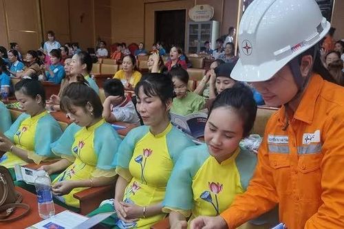 Điện lực Cẩm Khê hưởng ứng Ngày toàn dân phòng cháy chữa cháy