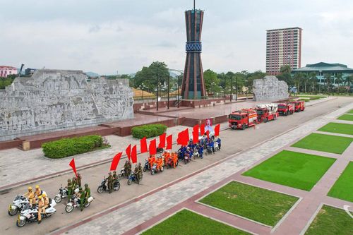 Thái Nguyên: Diễu hành hưởng ứng Ngày toàn dân phòng cháy, chữa cháy