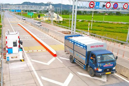 Cục Đường bộ lên tiếng về lưu lượng và mức phí cao tốc Bắc - Nam
