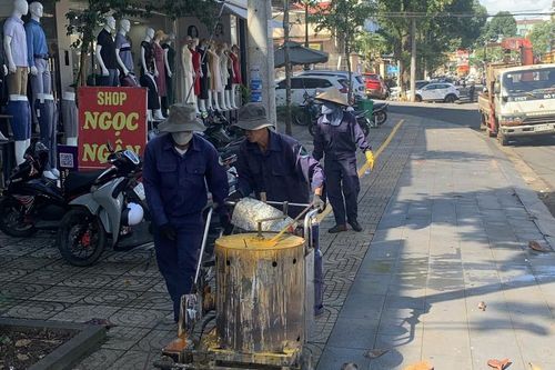 Gia Lai: Kẻ vạch phân khu vực vỉa hè đô thị hạn chế lấn chiếm kinh doanh