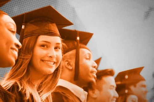 Chỉ 3 trong 10 người Mỹ coi đại học là 'rất quan trọng'
