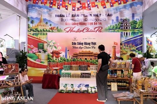 Khám phá hương vị xứ Triệu Voi giữa lòng Thủ đô tại Tuần lễ sản phẩm Việt - Lào