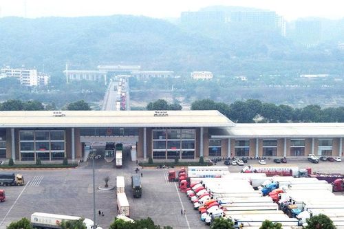 Xuất nhập khẩu qua cửa khẩu Lào Cai 9 tháng đạt gần 3 tỷ USD