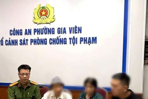 Công an hỗ trợ cụ ông 92 tuổi bị lẫn, đem theo 7 cây vàng đi lạc