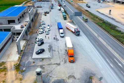 Liên tục cảnh báo, hai trạm dừng nghỉ cao tốc vẫn chậm tiến độ
