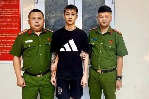 Vận động đối tượng truy nã ra đầu thú